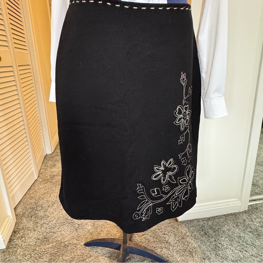 Black Sandra Angelozzi Floral Embroidered A-Line Skirt